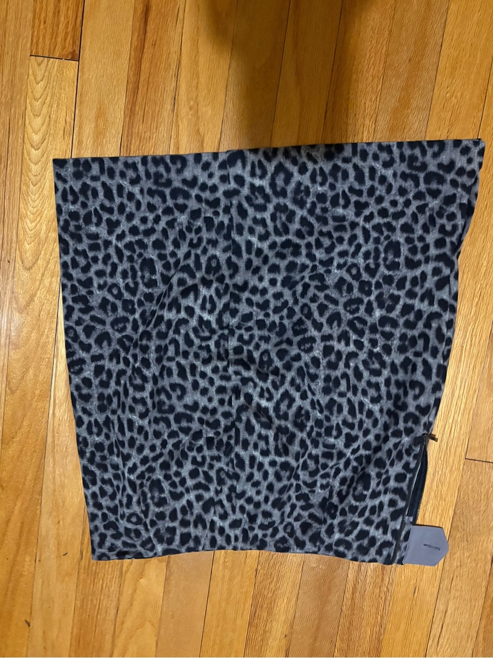 CAbi Animal-Print Pencil Skirt in Black and Taupe - Size 8 - New Condition - Picture 5 of 8